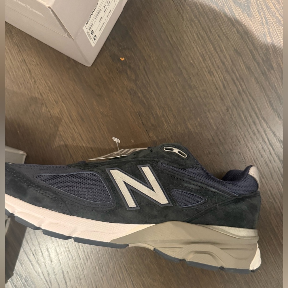 New Balance Men's Dark Blue and Gray Sneakers Sz9